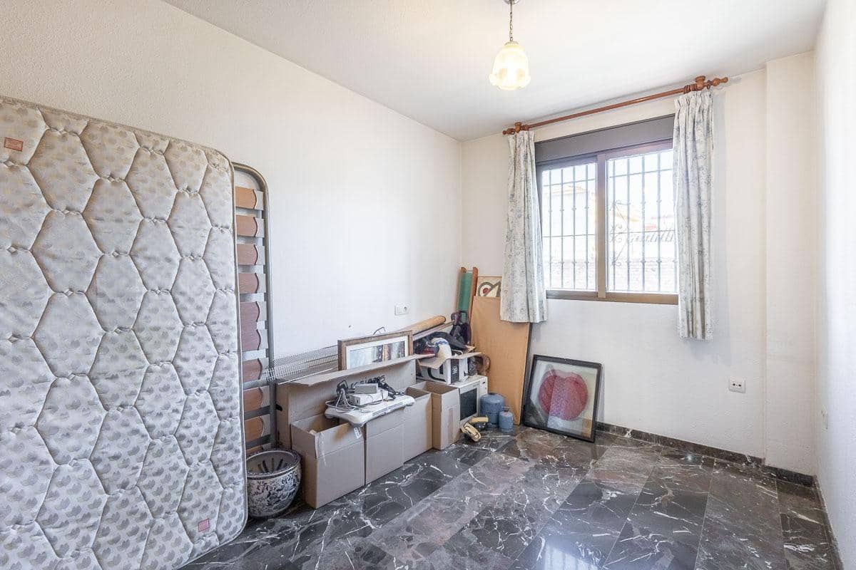 3 makuuhuone Huvila myytävänä paikassa Ogijares mukana 
autotalli - 395 000 € (Ref: 9375475)