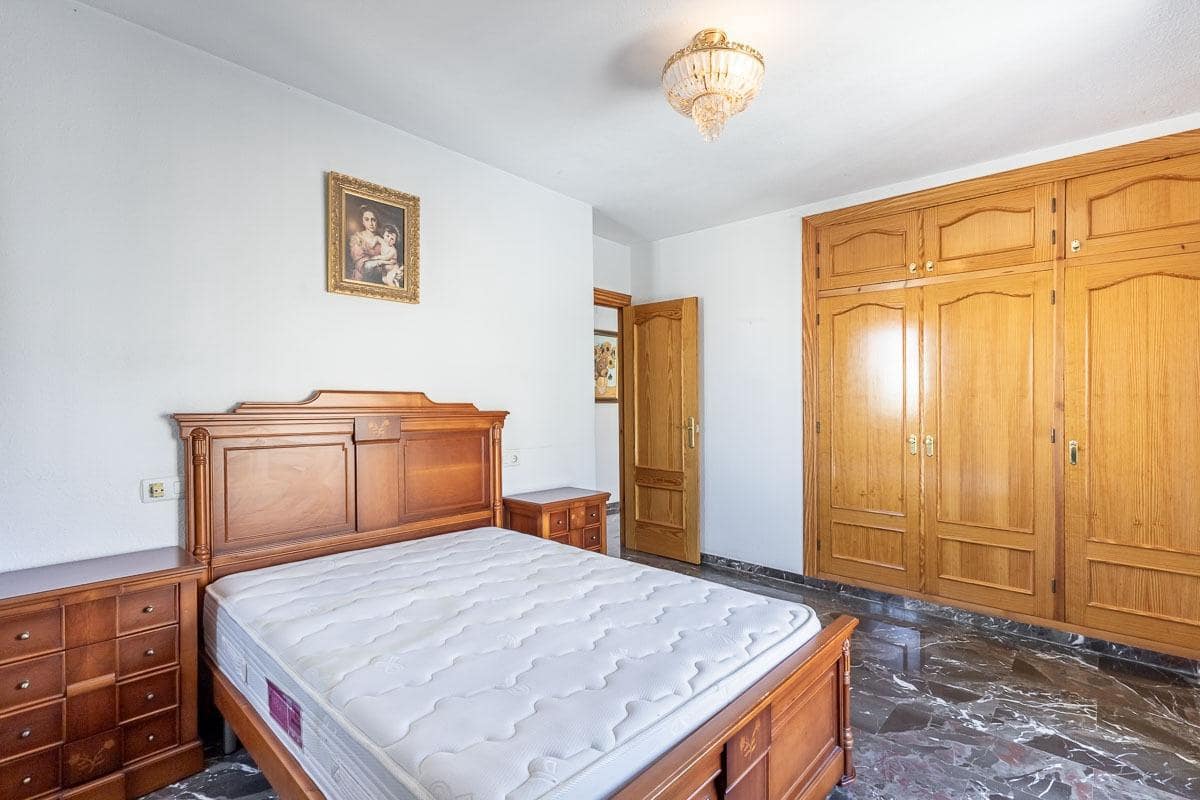 3 makuuhuone Huvila myytävänä paikassa Ogijares mukana 
autotalli - 395 000 € (Ref: 9375475)