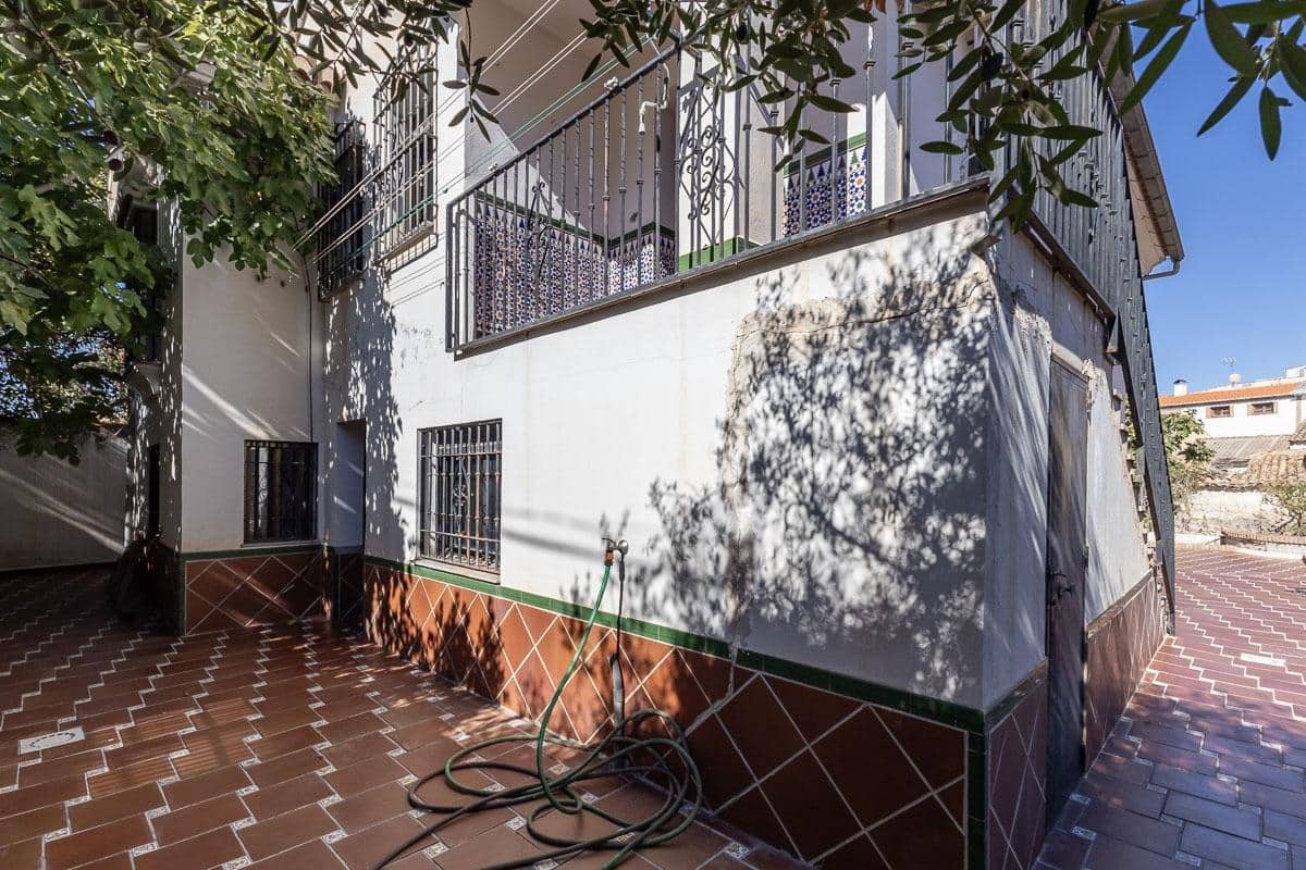 3 makuuhuone Huvila myytävänä paikassa Ogijares mukana 
autotalli - 395 000 € (Ref: 9375475)