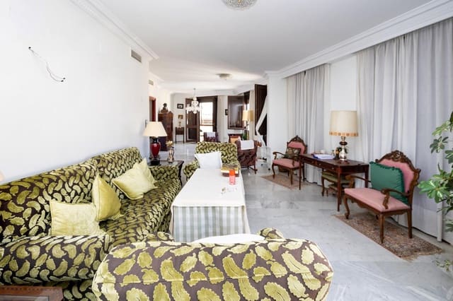 5 bedroom Flat for sale in Centro, Granada city - € 1,100,000 (Ref: 9379305)