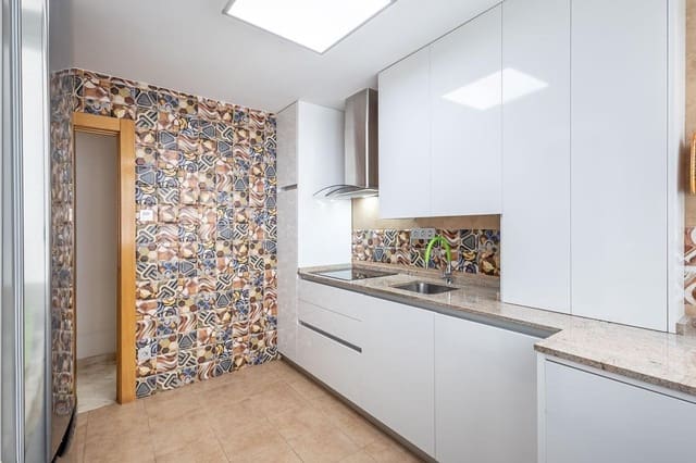 3 sovrum Lägenhet till salu i Centro - Sagrario, Granada stad med garage - 395 000 € (Ref: 9382755)