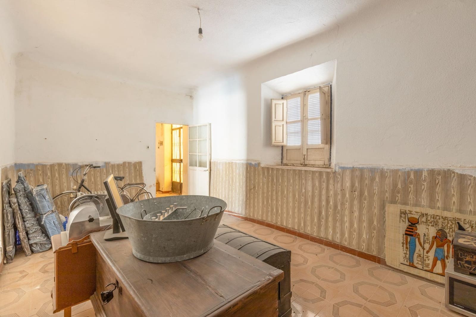 6 bedroom Townhouse for sale in Gojar with garage - € 140,000 (Ref: 9382762)