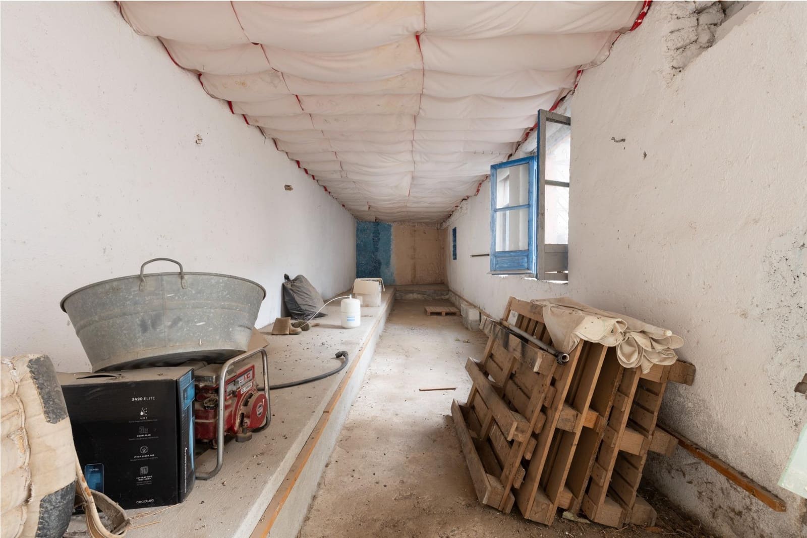 6 bedroom Townhouse for sale in Gojar with garage - € 140,000 (Ref: 9382762)