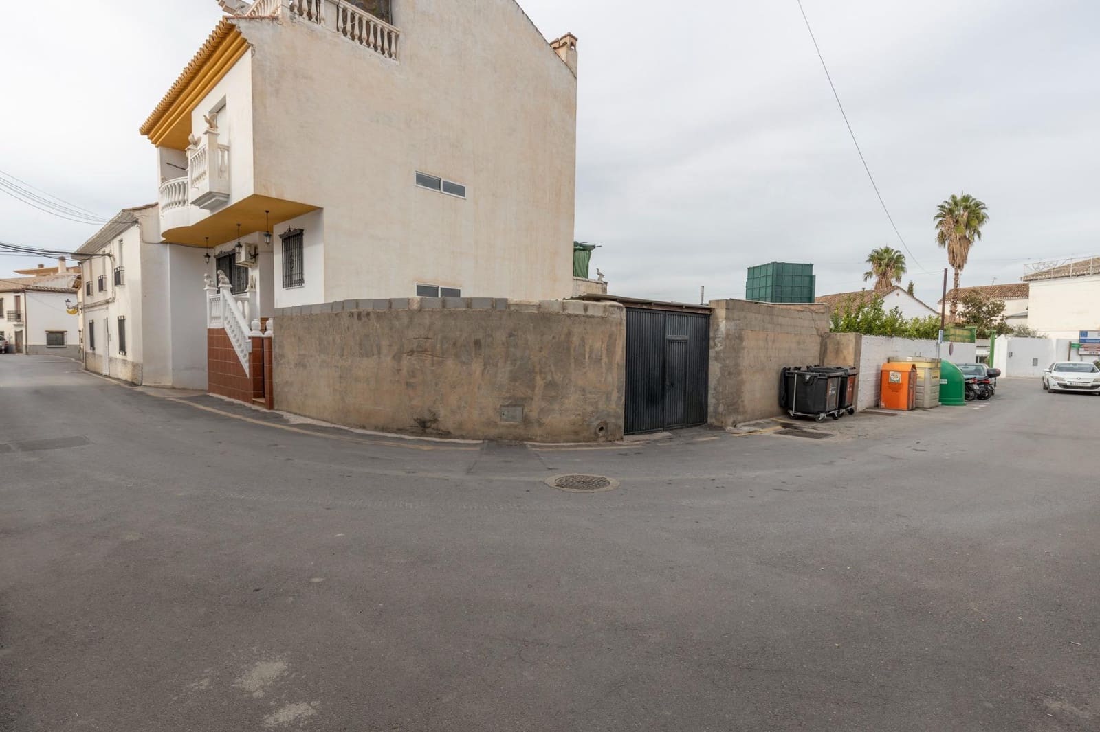 6 bedroom Townhouse for sale in Gojar with garage - € 140,000 (Ref: 9382762)