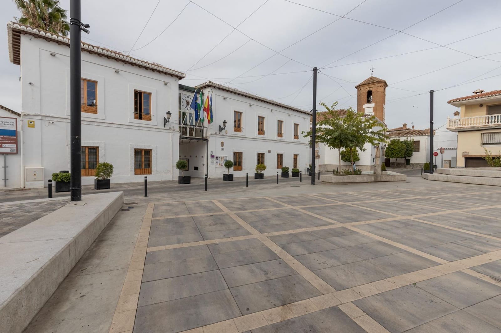 6 bedroom Townhouse for sale in Gojar with garage - € 140,000 (Ref: 9382762)