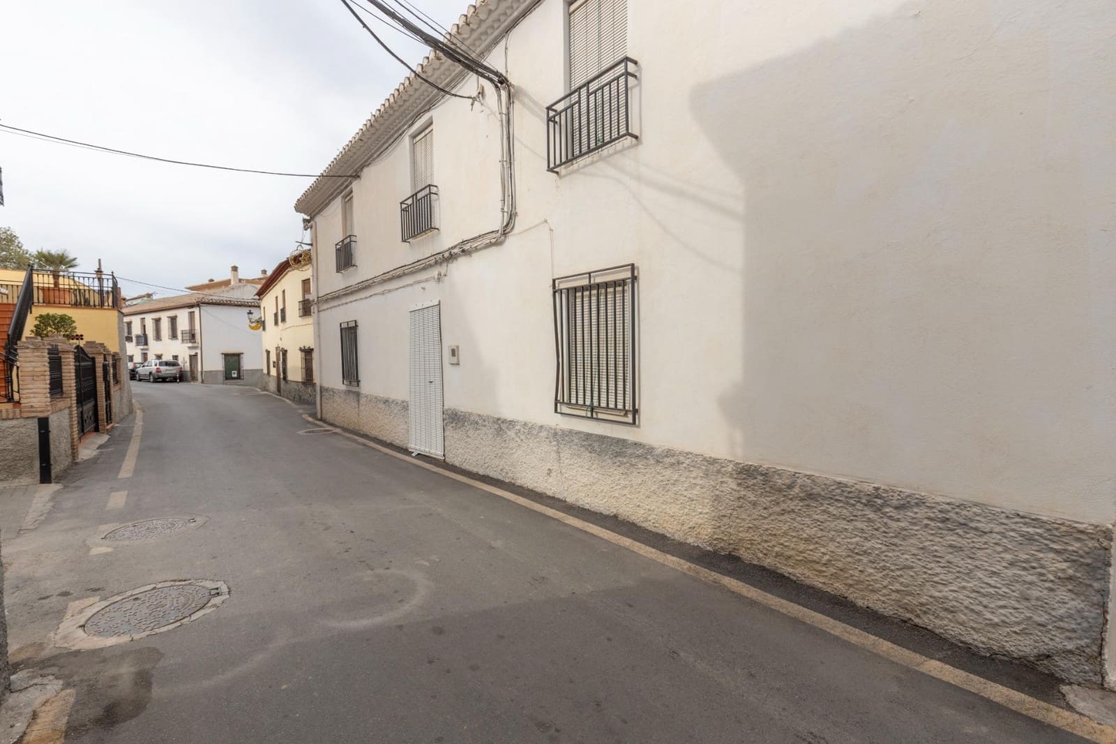 6 bedroom Townhouse for sale in Gojar with garage - € 140,000 (Ref: 9382762)