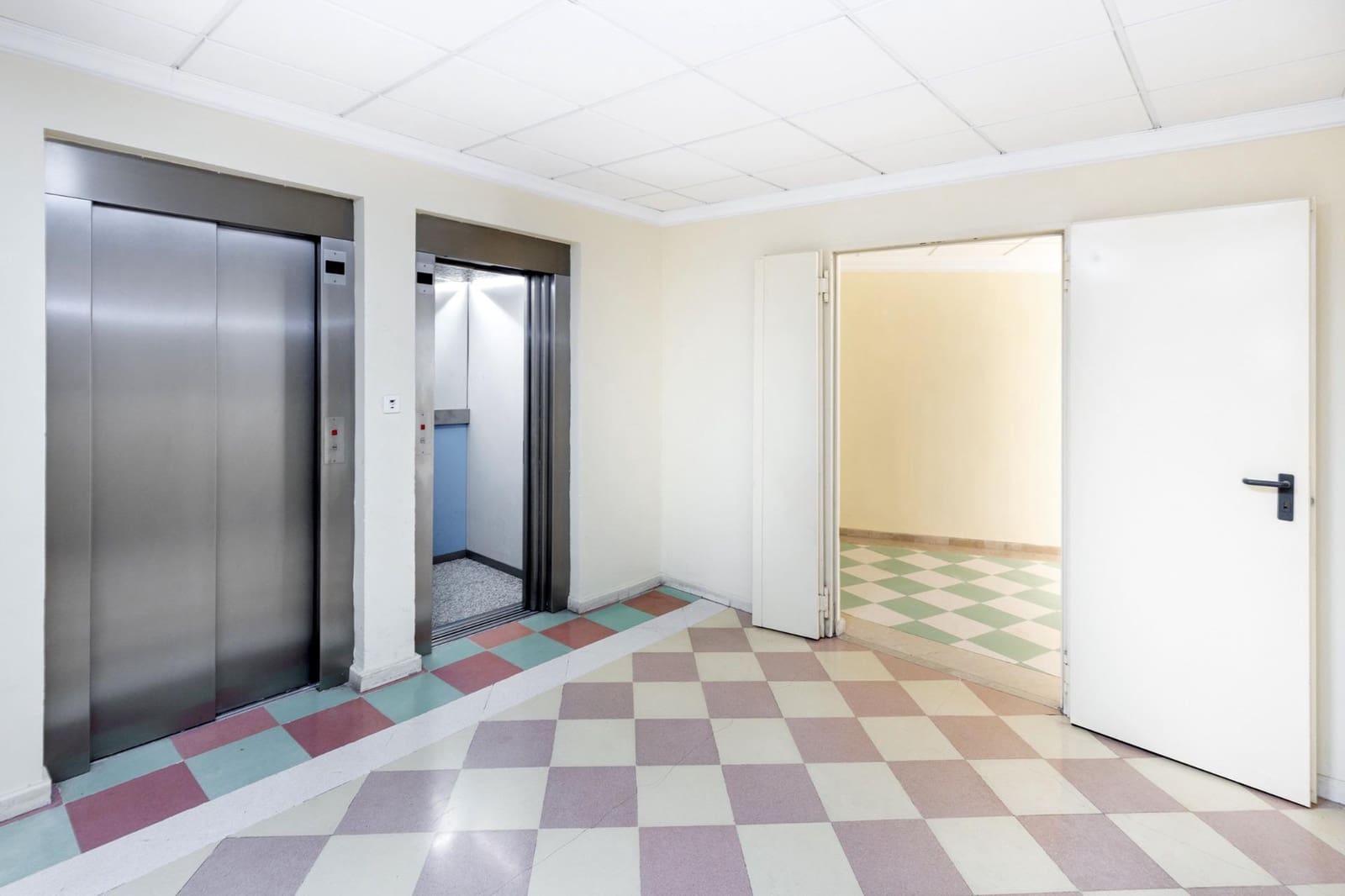 1 soverom Studio til salgs i Granada by med svømmebasseng - € 135 000 (Ref: 9386220)