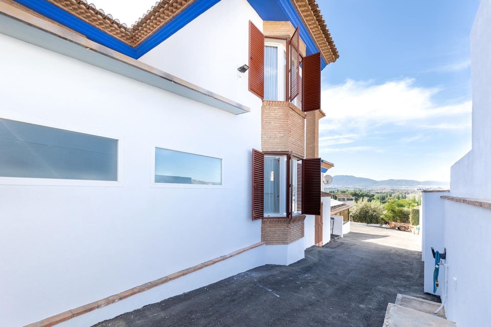 4 quarto Moradia para venda em Las Gabias com garagem - 495 000 € (Ref: 9386223)