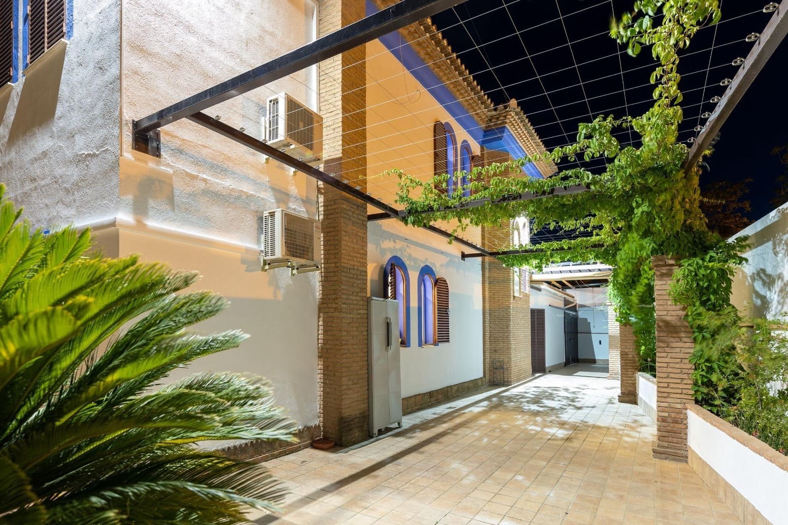 4 quarto Moradia para venda em Las Gabias com garagem - 495 000 € (Ref: 9386223)