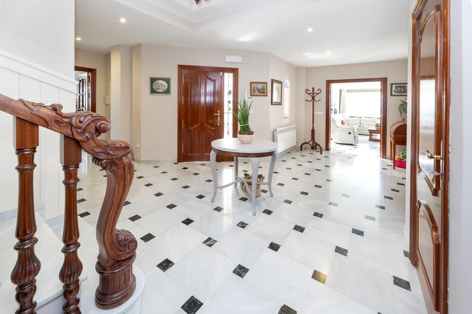 4 quarto Moradia para venda em Las Gabias com garagem - 495 000 € (Ref: 9386223)