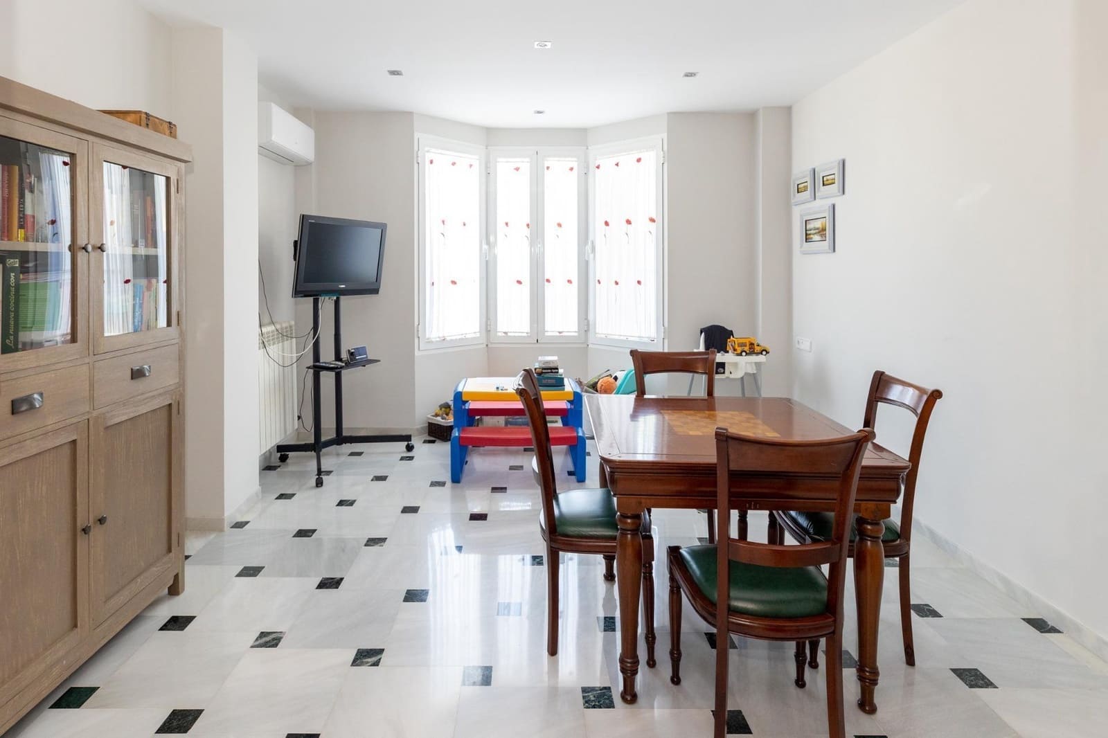 4 quarto Moradia para venda em Las Gabias com garagem - 495 000 € (Ref: 9386223)