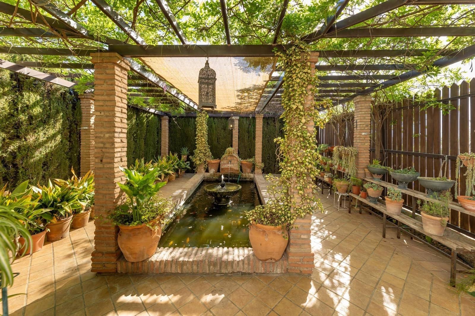 4 quarto Moradia para venda em Las Gabias com garagem - 495 000 € (Ref: 9386223)