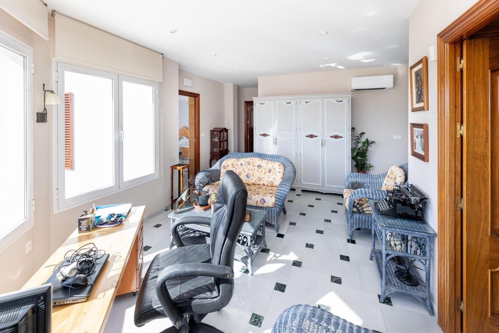 4 quarto Moradia para venda em Las Gabias com garagem - 495 000 € (Ref: 9386223)