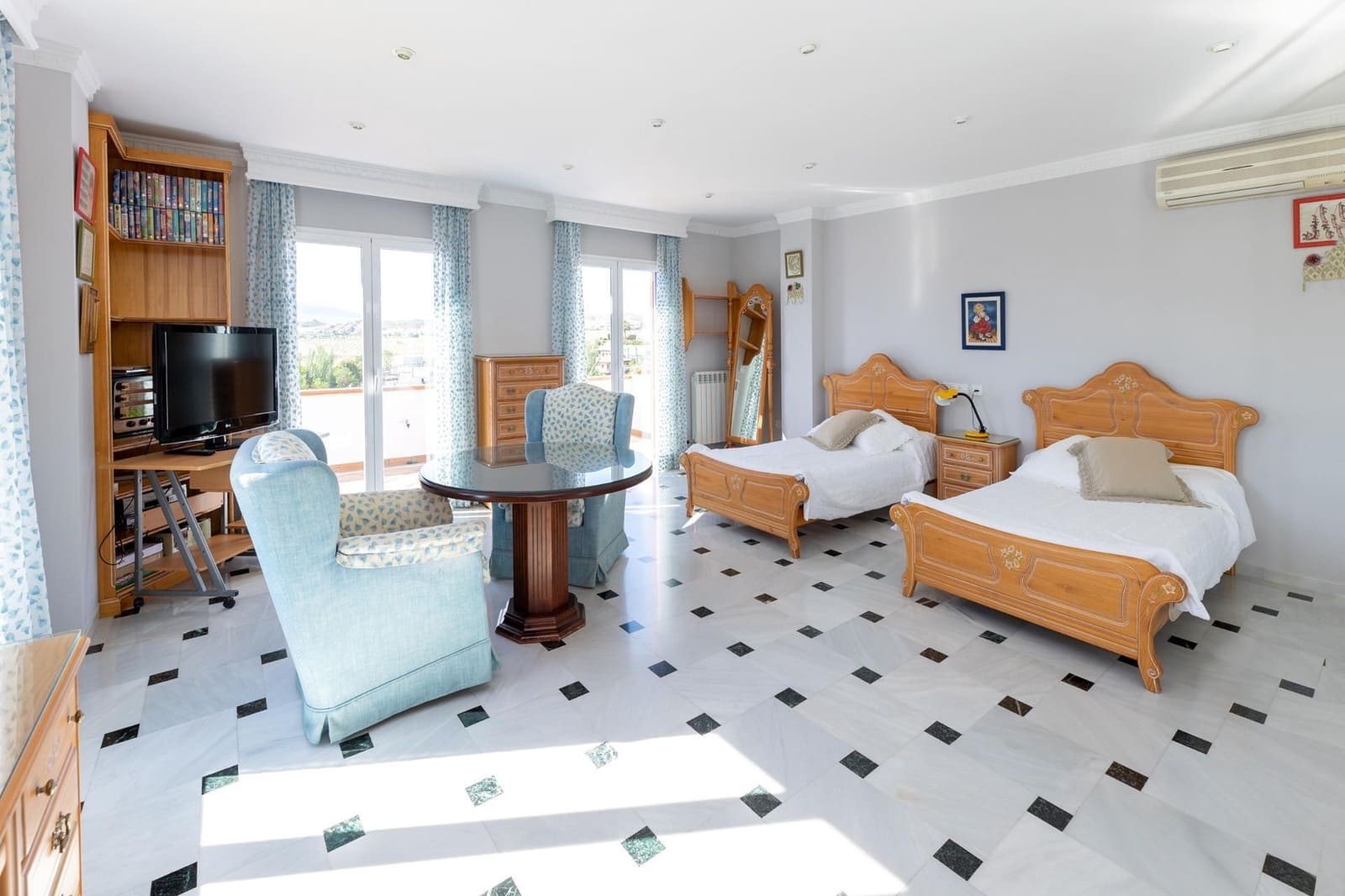 4 quarto Moradia para venda em Las Gabias com garagem - 495 000 € (Ref: 9386223)