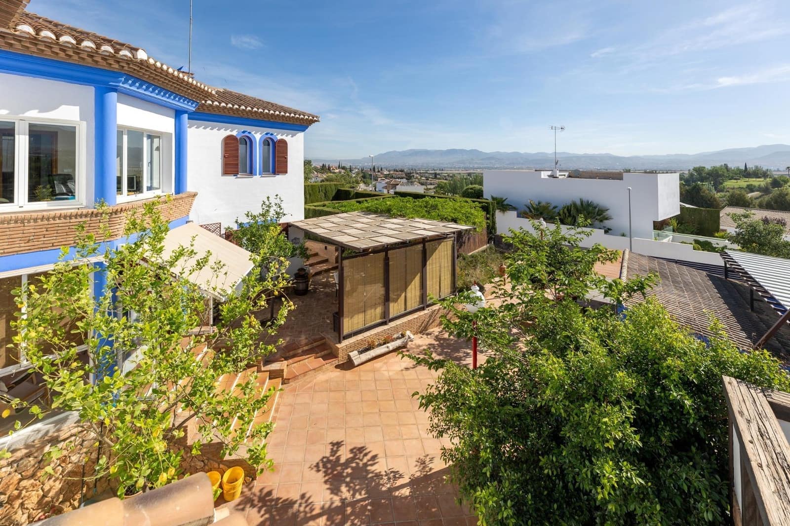 4 quarto Moradia para venda em Las Gabias com garagem - 495 000 € (Ref: 9386223)