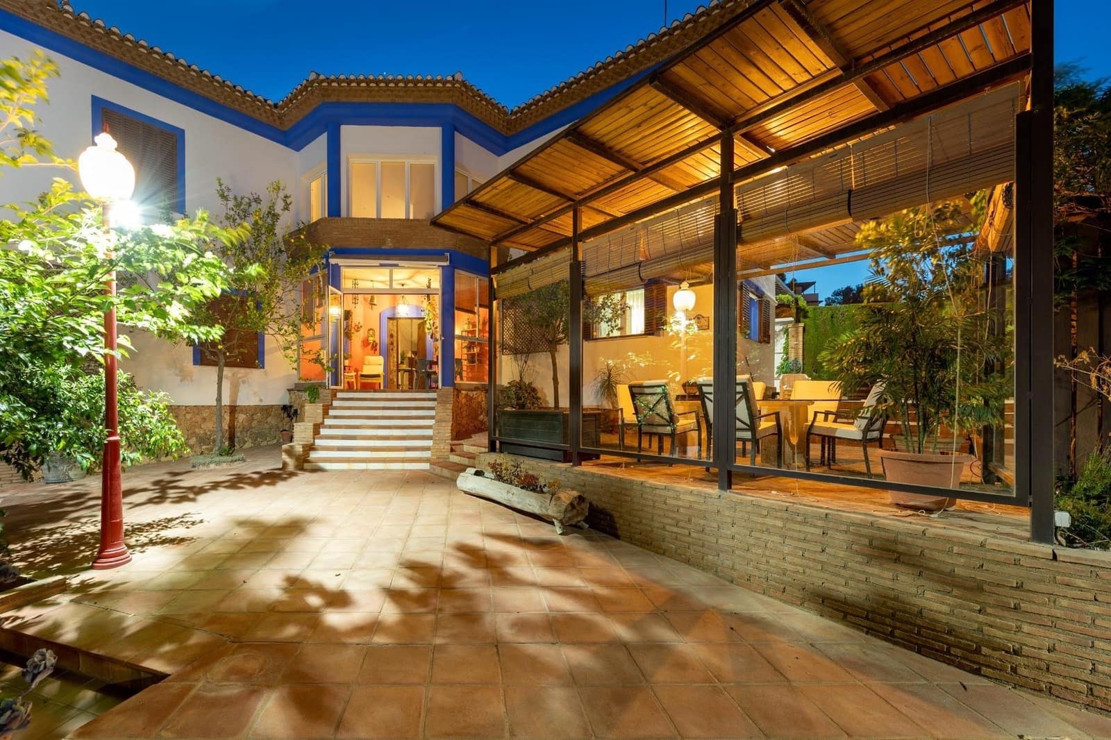 4 quarto Moradia para venda em Las Gabias com garagem - 495 000 € (Ref: 9386223)