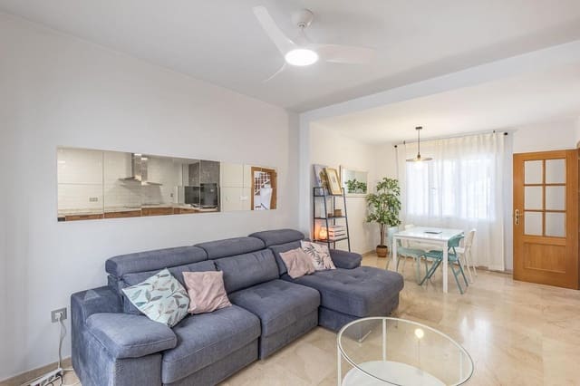 4 soveværelse Byhus til salg i Campus de la Salud, Granada by med garage - € 470.000 (Ref: 9386225)