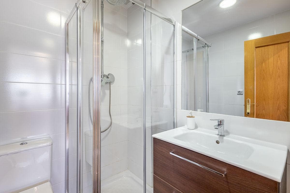 4 sypialnia Dom na sprzedaż w Miasto Grenada z garażem - 470 000 € (Ref: 9386225)