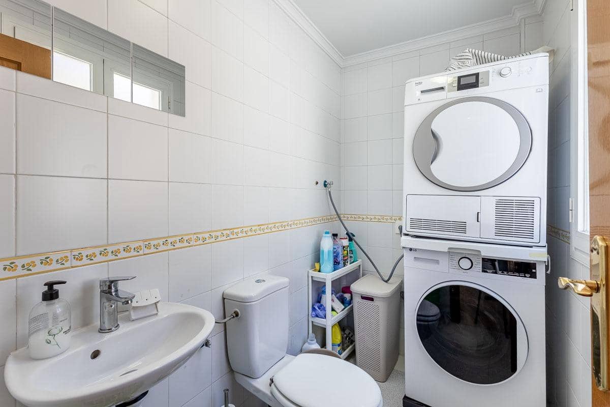 4 sypialnia Dom na sprzedaż w Miasto Grenada z garażem - 470 000 € (Ref: 9386225)