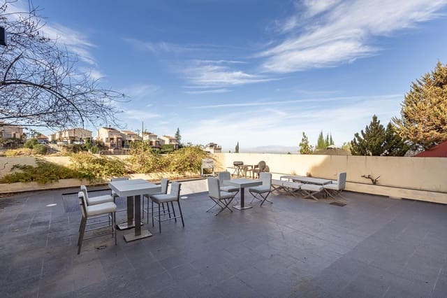 4 soveværelse Villa til salg i Monachil med swimmingpool garage - € 350.000 (Ref: 9388625)