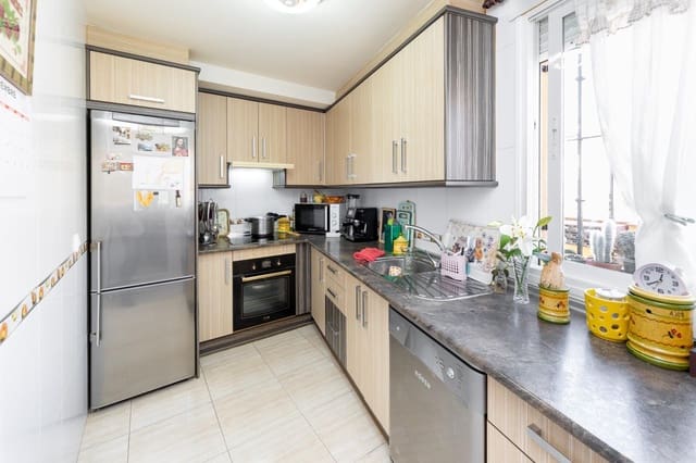 2 soveværelse Lejlighed til salg i Cúllar Vega med garage - € 135.000 (Ref: 9388626)