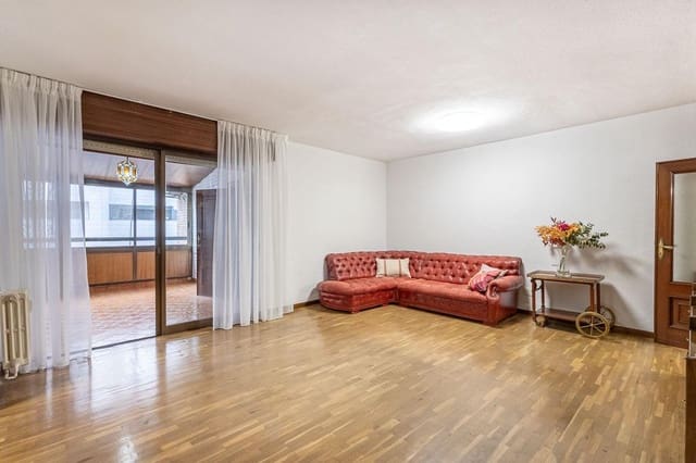 5 soveværelse Lejlighed til salg i Granada by - € 450.000 (Ref: 9390587)