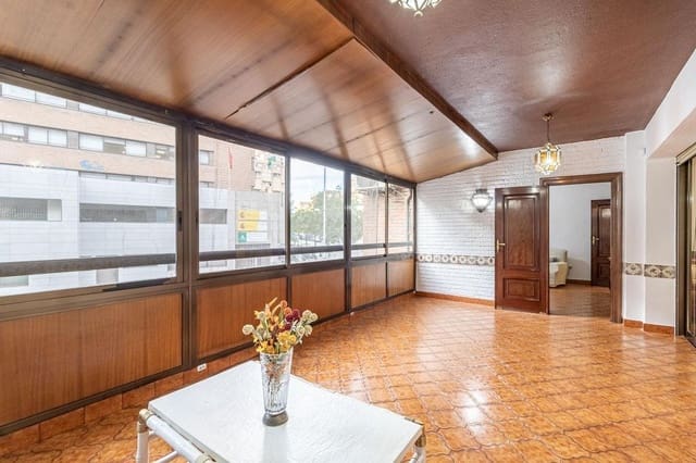 5 soveværelse Lejlighed til salg i Granada by - € 380.000 (Ref: 9390587)