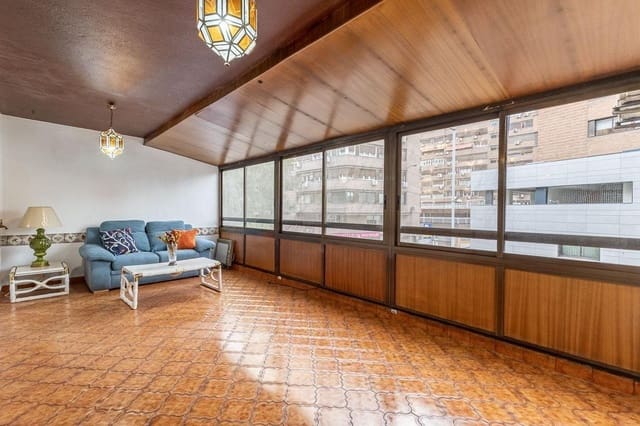 5 soveværelse Lejlighed til salg i Granada by - € 380.000 (Ref: 9390587)