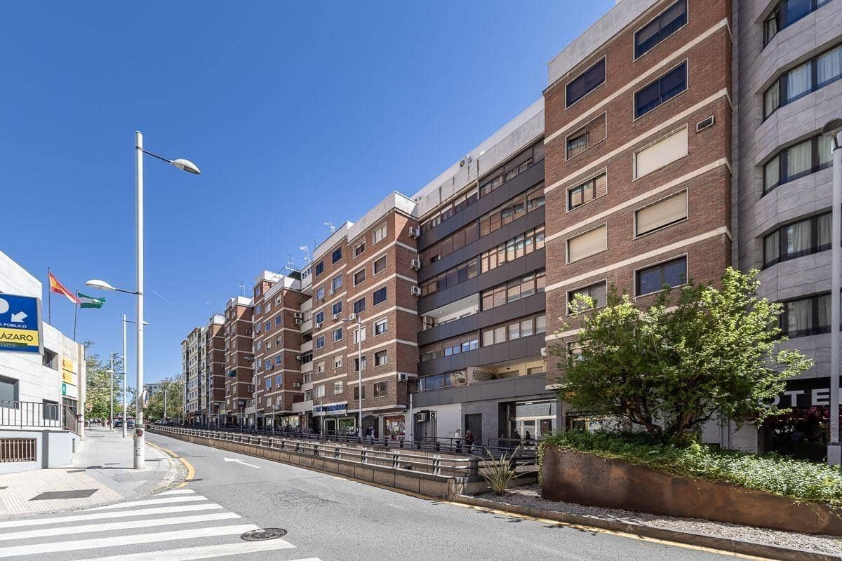 5 bedroom Flat for sale in Granada city - € 380,000 (Ref: 9390587)