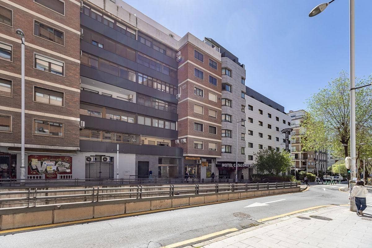 5 bedroom Flat for sale in Granada city - € 380,000 (Ref: 9390587)