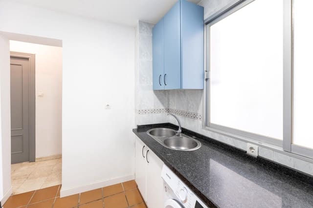 2 soveværelse Lejlighed til salg i Centro, Granada by - € 225.000 (Ref: 9390593)