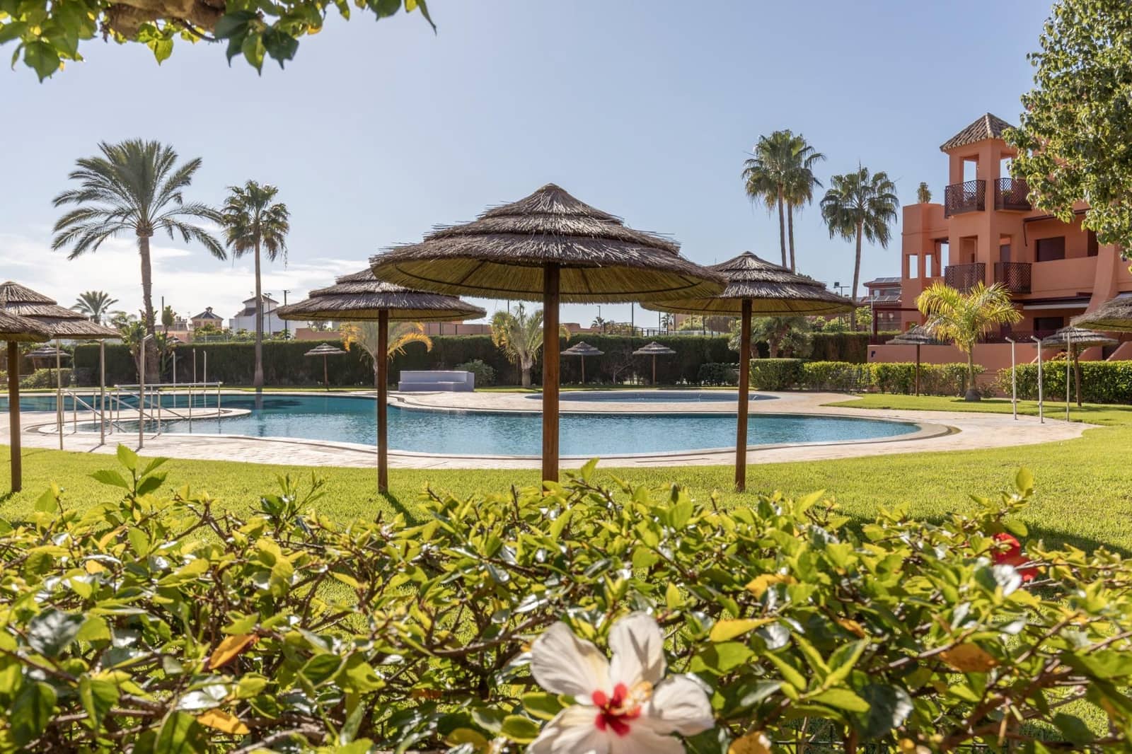 2 bedroom Flat for sale in Motril with pool - € 330,000 (Ref: 9390596)