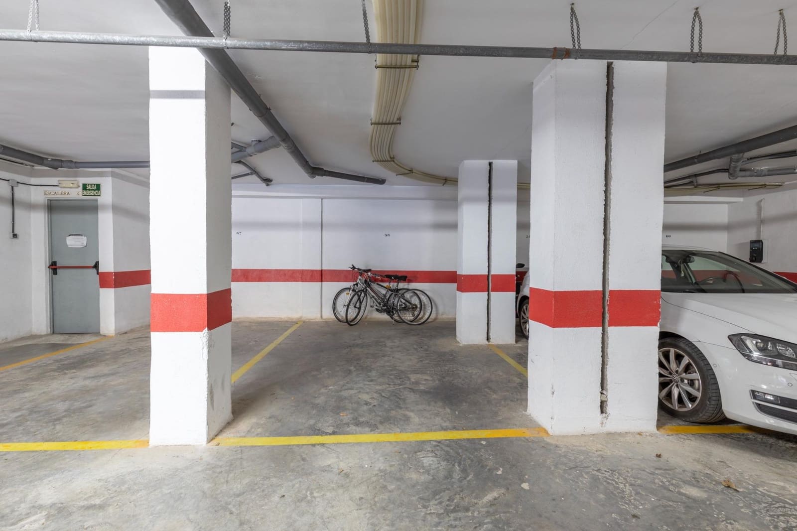 2 bedroom Flat for sale in Motril with pool - € 330,000 (Ref: 9390596)