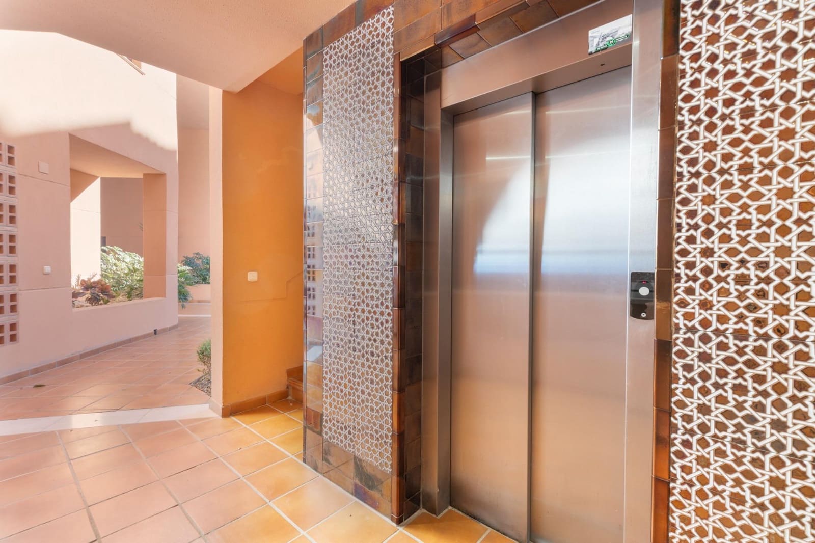 2 bedroom Flat for sale in Motril with pool - € 330,000 (Ref: 9390596)