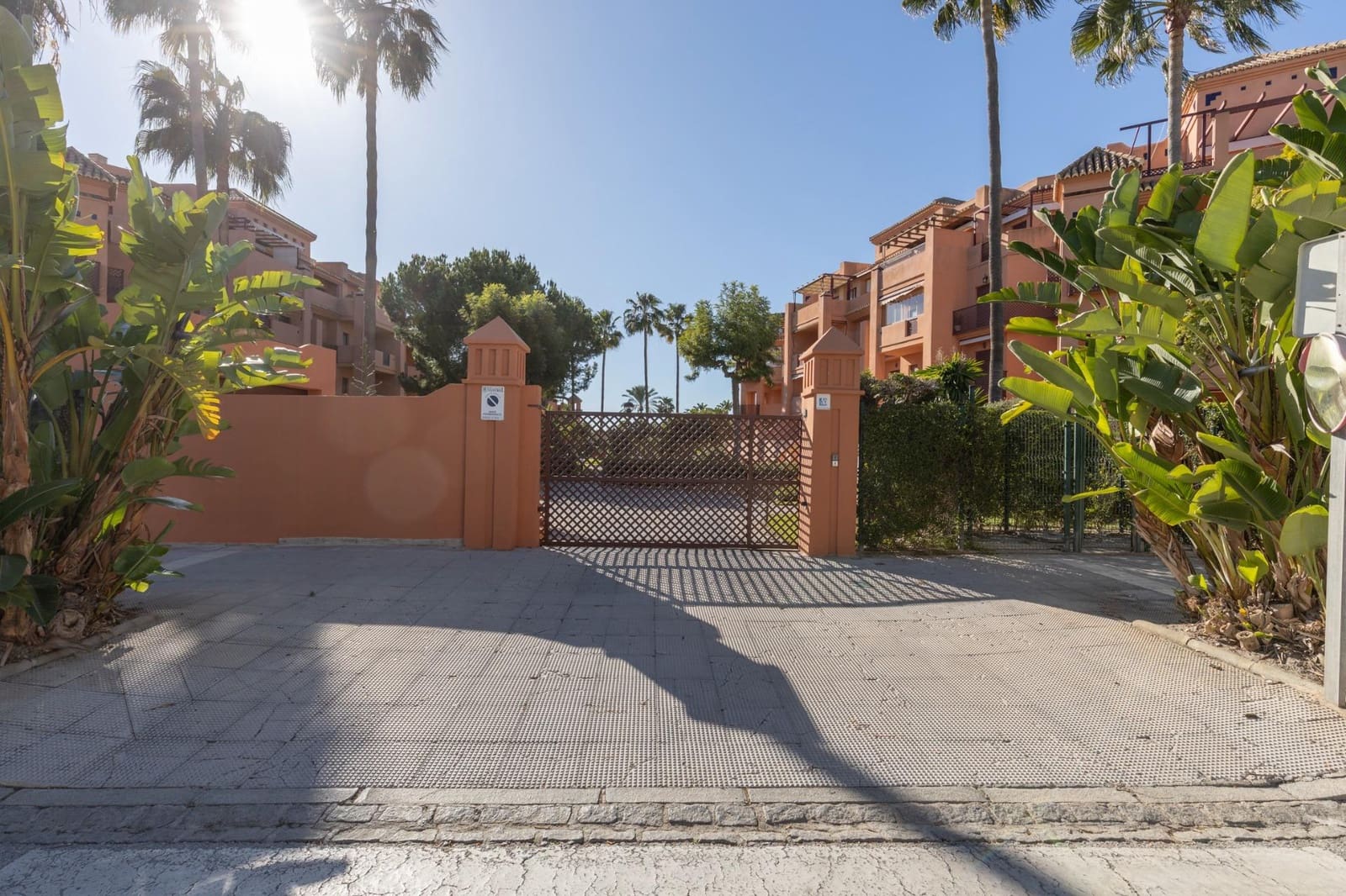 2 bedroom Flat for sale in Motril with pool - € 330,000 (Ref: 9390596)