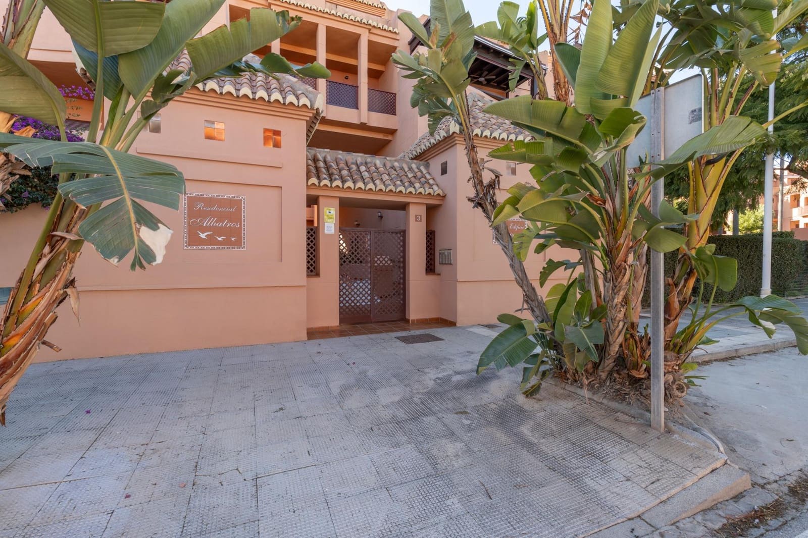 2 bedroom Flat for sale in Motril with pool - € 330,000 (Ref: 9390596)