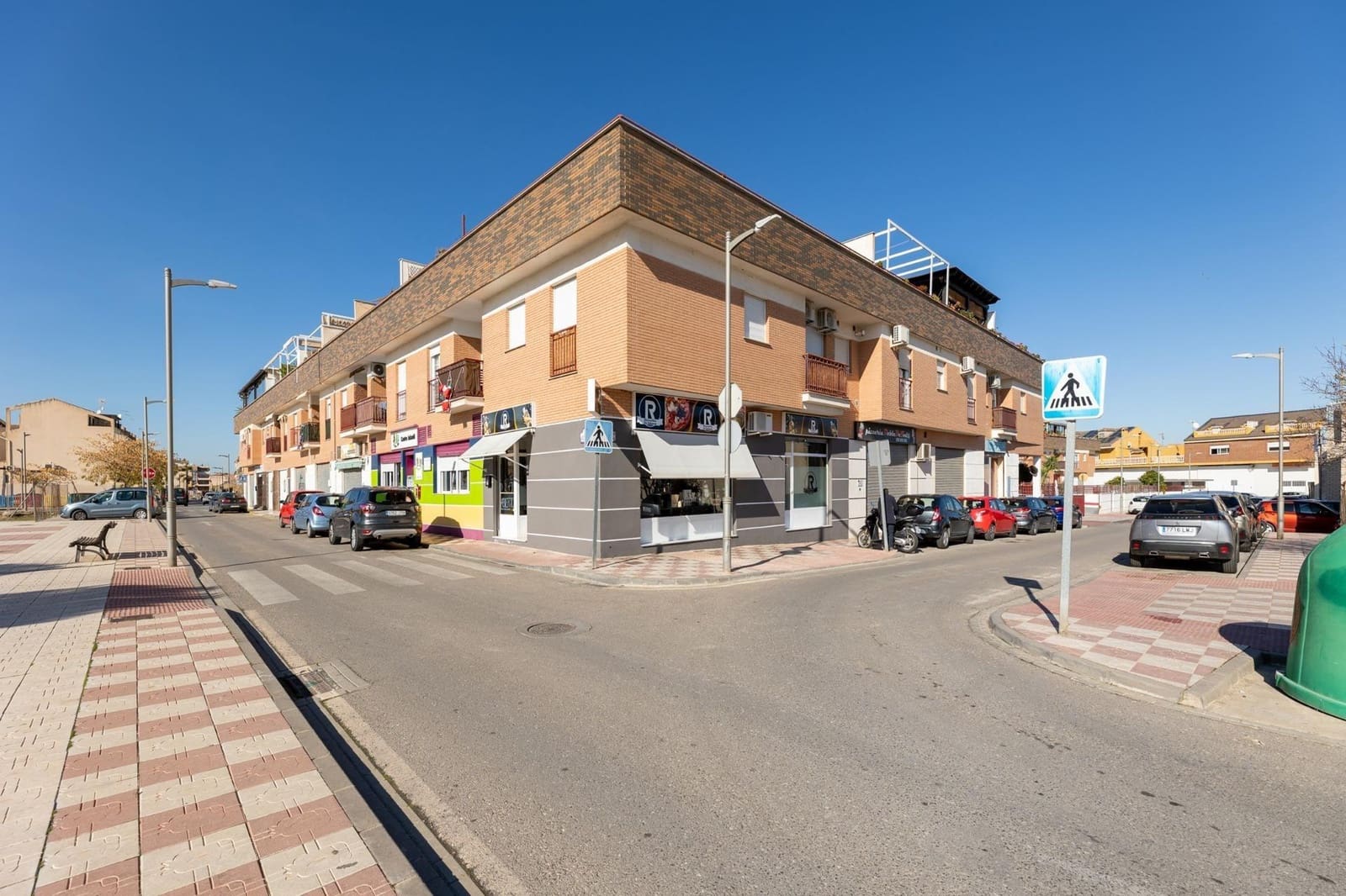 2 bedroom Flat for sale in Churriana de la Vega with pool garage - € 175,000 (Ref: 9396260)