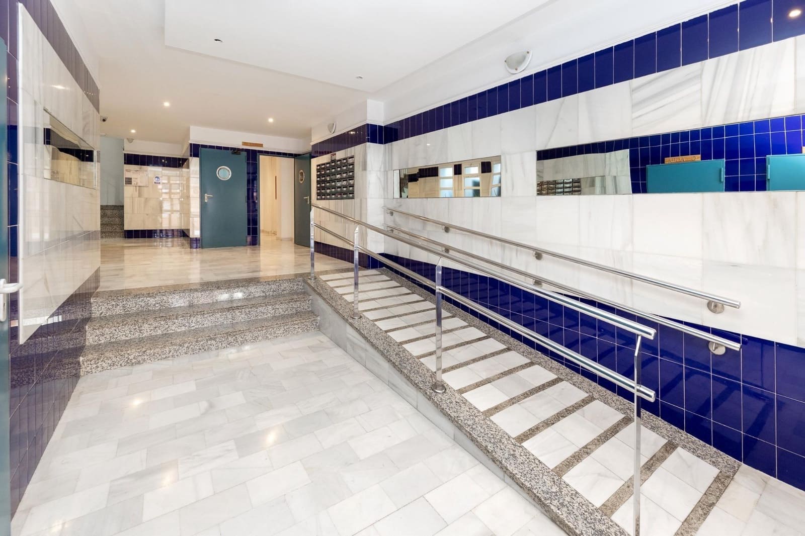 2 bedroom Flat for sale in Churriana de la Vega with pool garage - € 175,000 (Ref: 9396260)