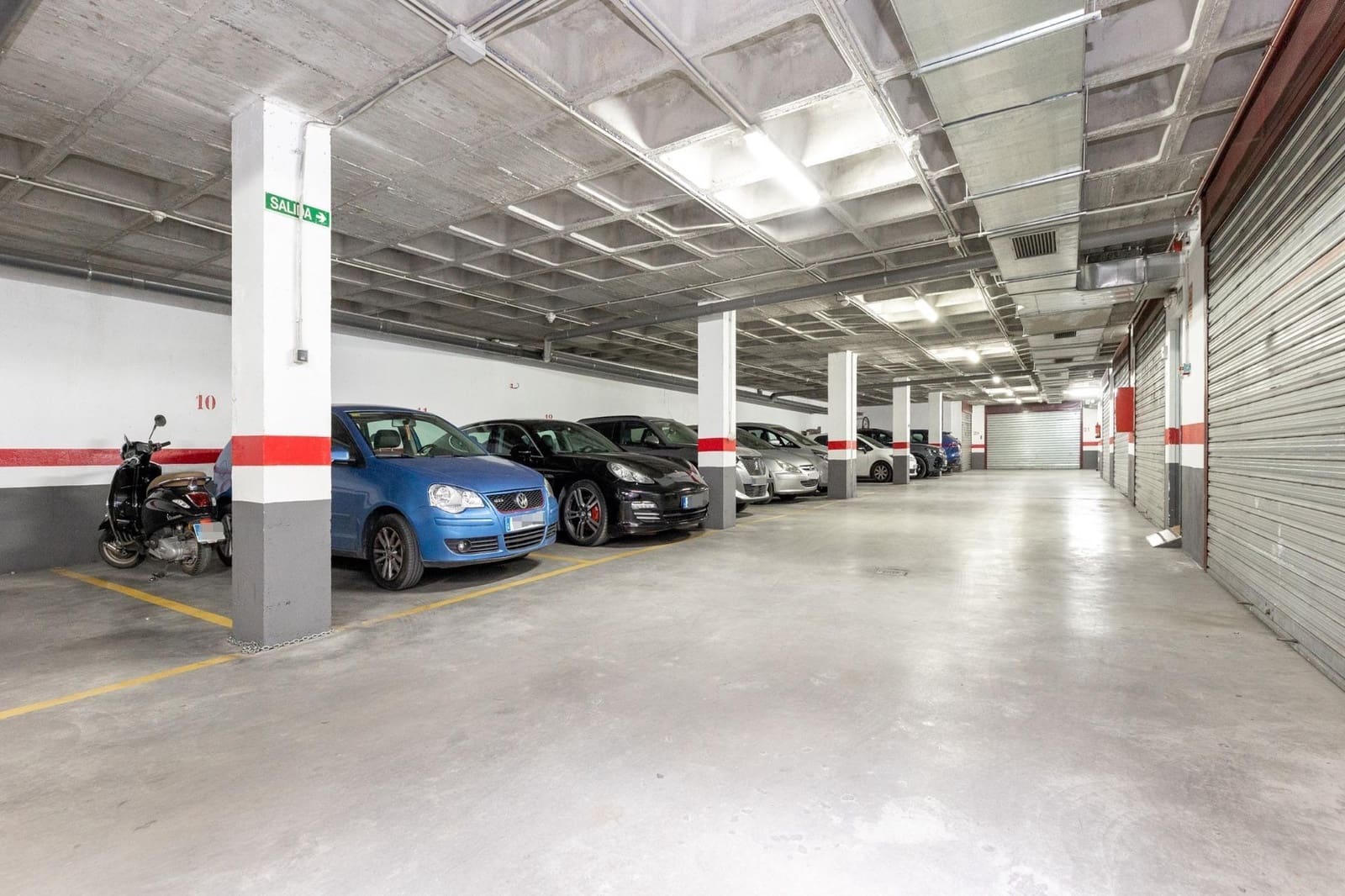 2 bedroom Flat for sale in Churriana de la Vega with pool garage - € 175,000 (Ref: 9396260)