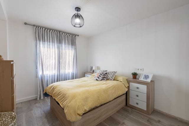 Piso de 2 habitaciones en Monachil en venta con garaje - 159.900 € (Ref: 9398426)