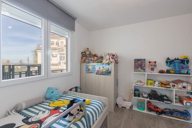 Piso de 2 habitaciones en Monachil en venta con garaje - 159.900 € (Ref: 9398426)