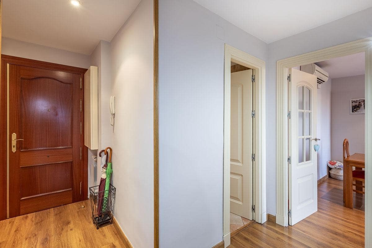 4 bedroom Flat for sale in Granada city - € 280,000 (Ref: 9400837)