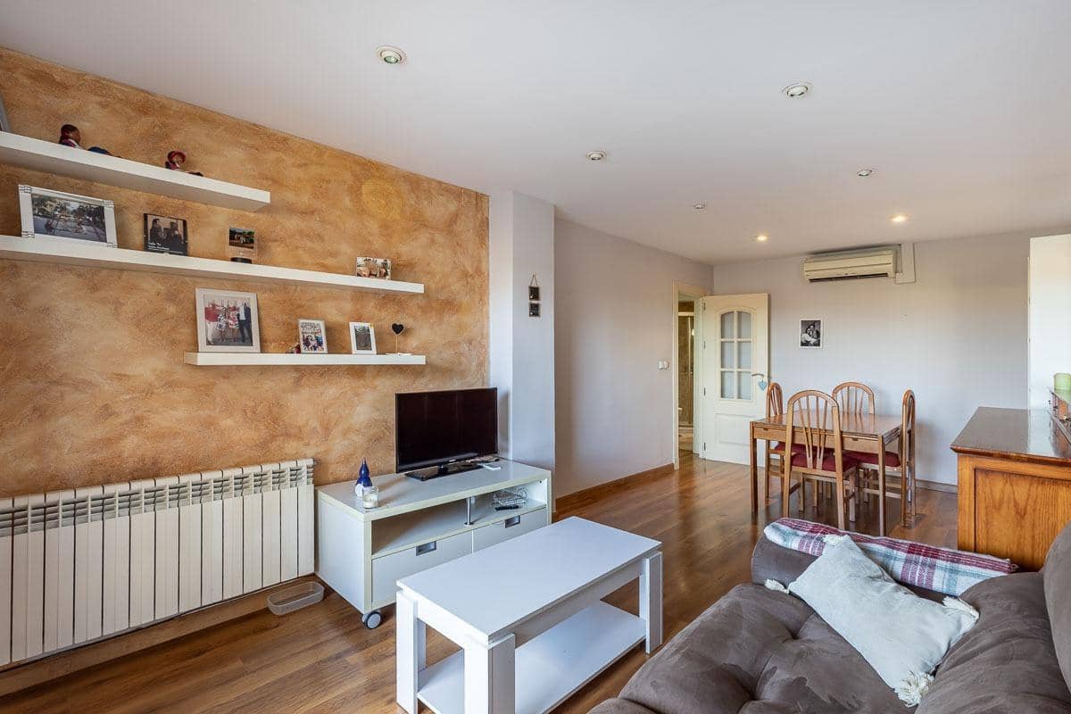 4 bedroom Flat for sale in Granada city - € 280,000 (Ref: 9400837)