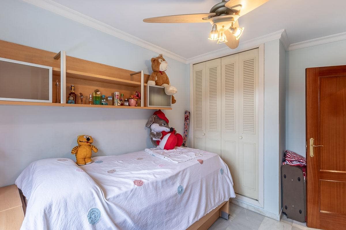 4 soverom Leilighet til salgs i Granada by med garasje - € 225 000 (Ref: 9403298)