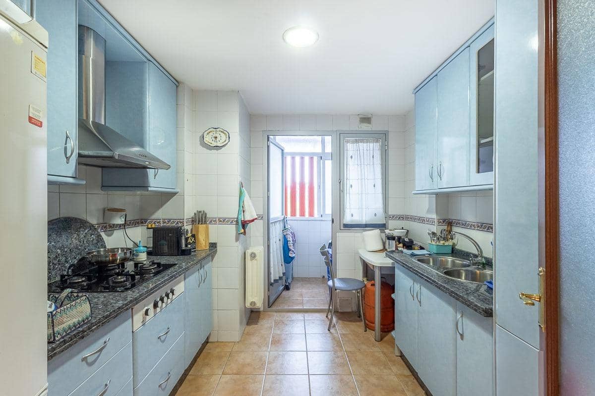 4 soverom Leilighet til salgs i Granada by med garasje - € 225 000 (Ref: 9403298)