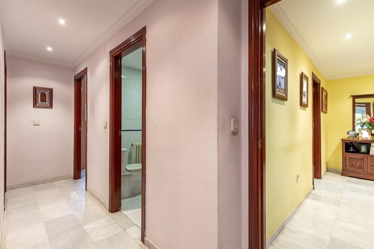 4 soverom Leilighet til salgs i Granada by med garasje - € 225 000 (Ref: 9403298)