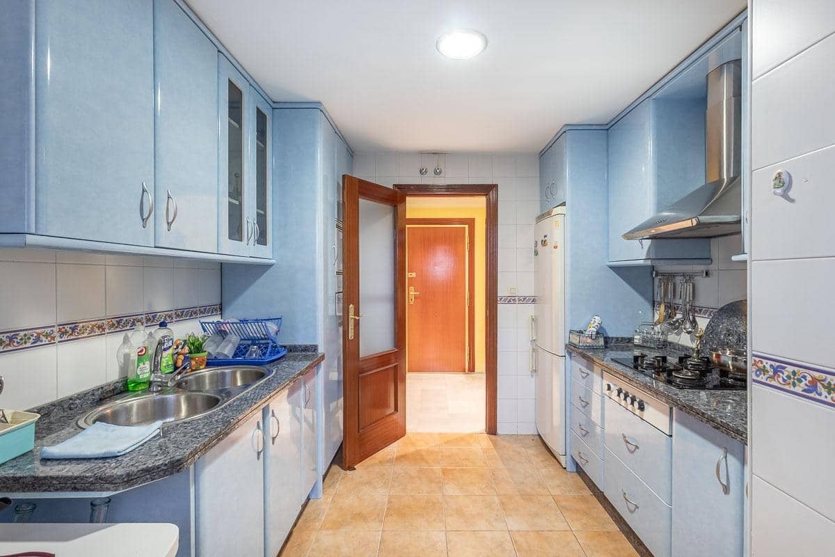 4 soverom Leilighet til salgs i Granada by med garasje - € 225 000 (Ref: 9403298)