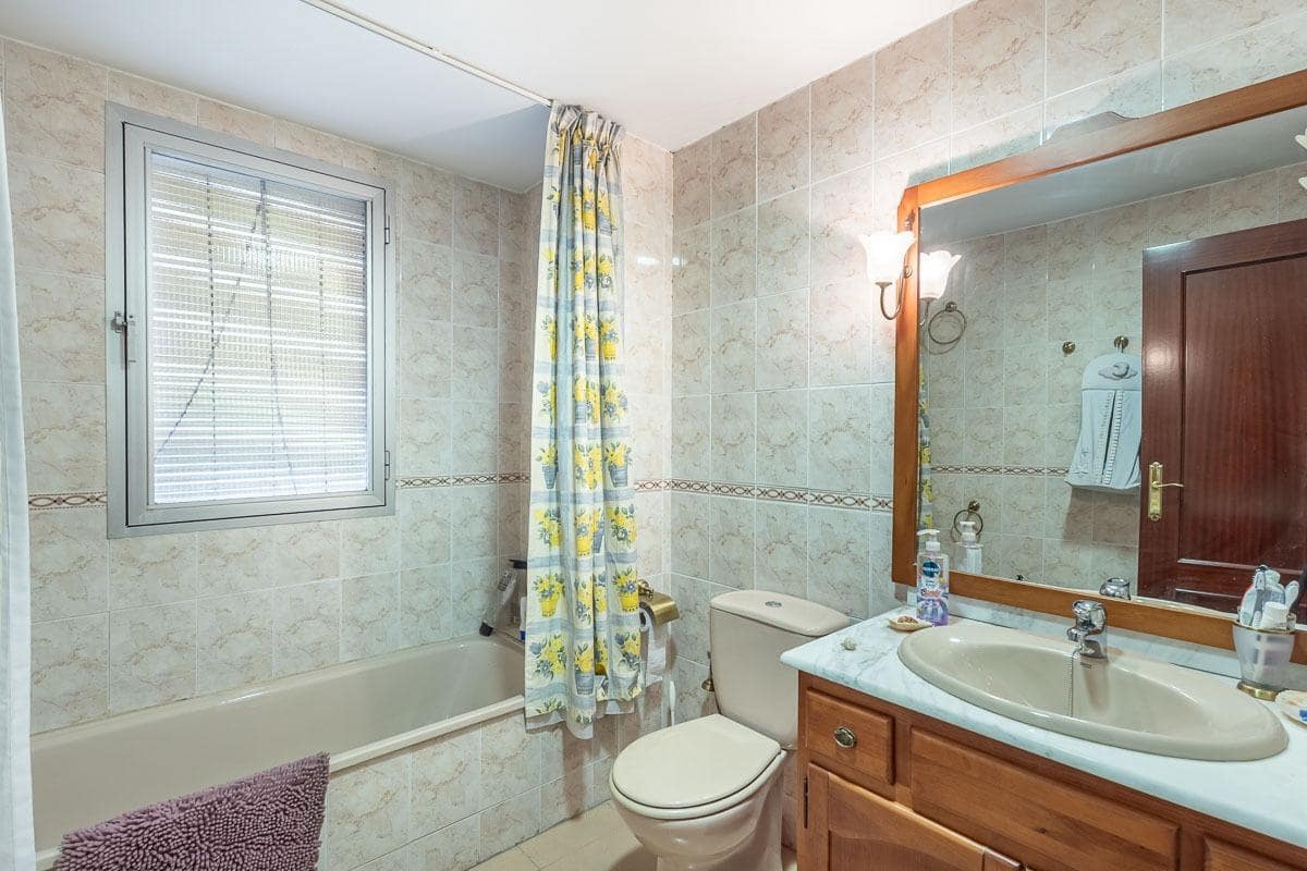 4 soverom Leilighet til salgs i Granada by med garasje - € 225 000 (Ref: 9403298)