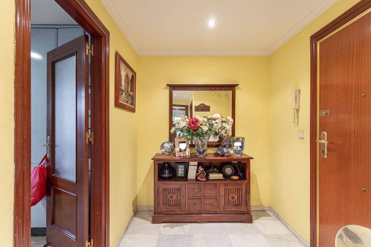 4 soverom Leilighet til salgs i Granada by med garasje - € 225 000 (Ref: 9403298)