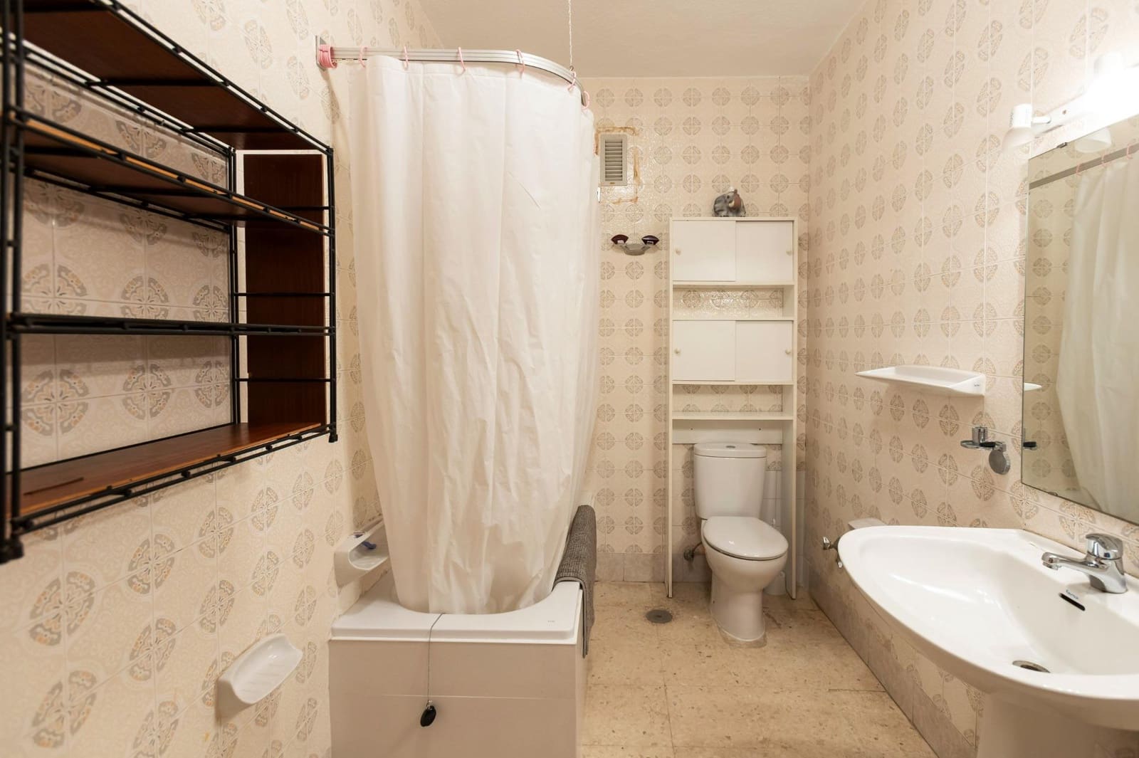 3 bedroom Flat for sale in Almunecar with pool - € 340,000 (Ref: 9403299)